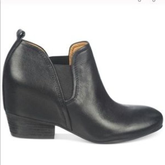 Naya Felix Black Leather Ankle Bootie Embossed Sz 6 - Picture 1 of 14
